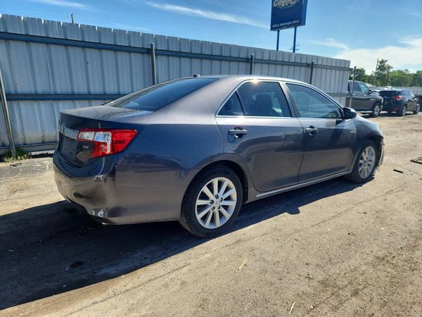 2013 TOYOTA CAMRY