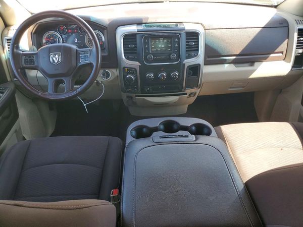 2017 RAM 1500 SLT