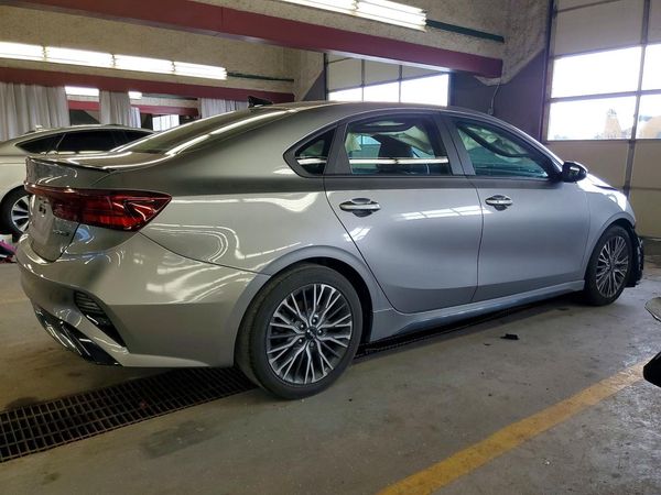 2023 KIA FORTE GT Line