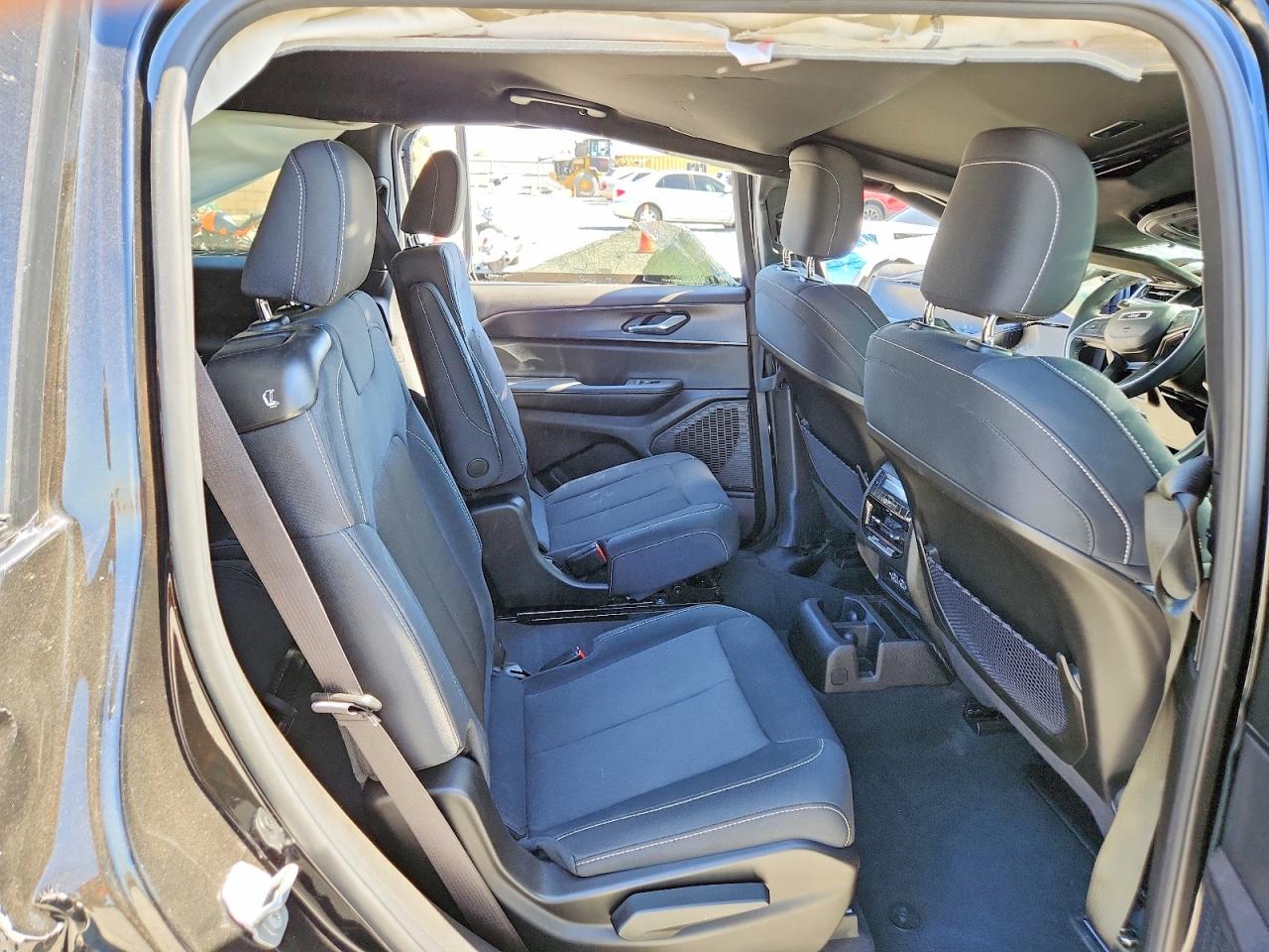 2025 JEEP GRAND CHEROKEE Laredo, Altitude