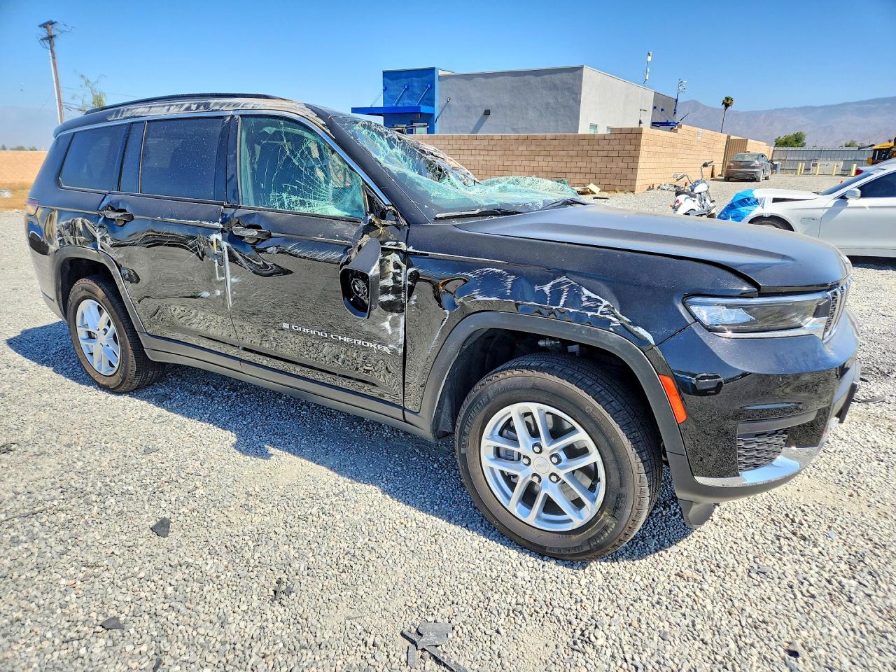 2025 JEEP GRAND CHEROKEE Laredo, Altitude
