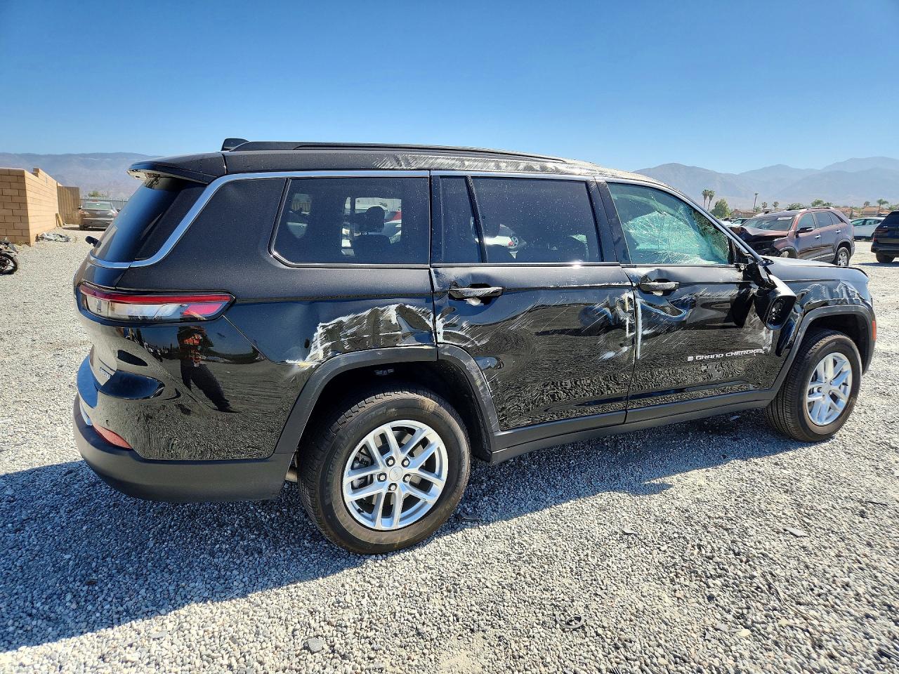2025 JEEP GRAND CHEROKEE Laredo, Altitude