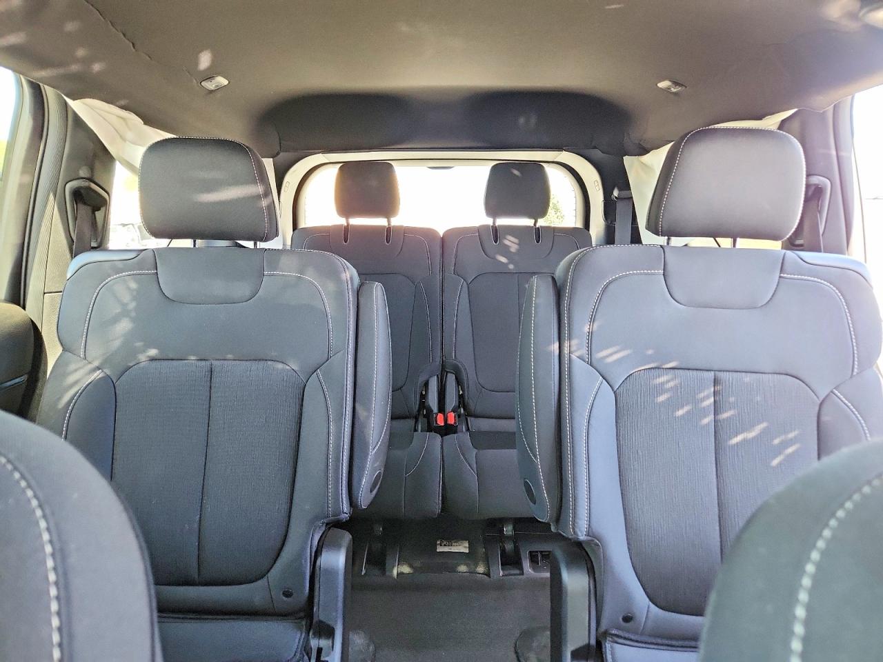 2025 JEEP GRAND CHEROKEE Laredo, Altitude