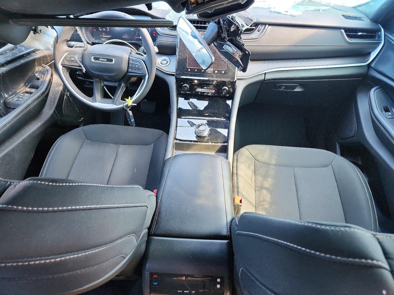 2025 JEEP GRAND CHEROKEE Laredo, Altitude