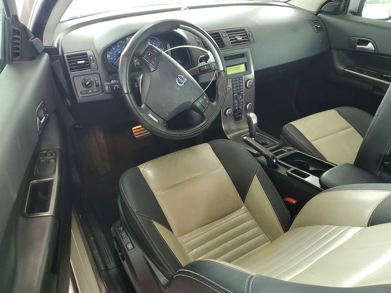 2012 VOLVO C30