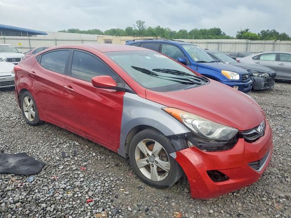 2013 HYUNDAI ELANTRA