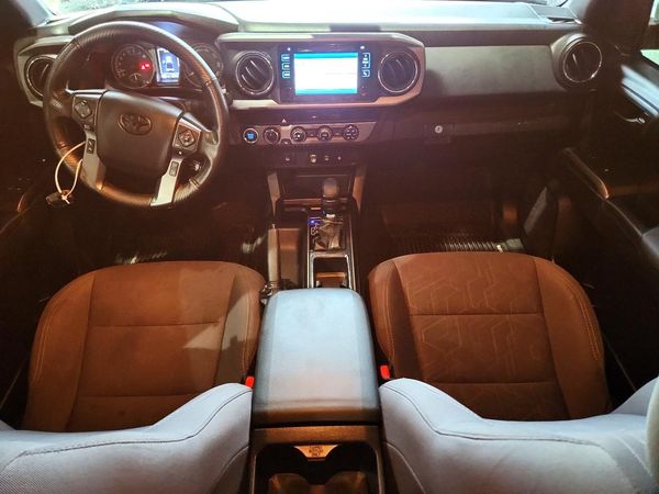 2018 TOYOTA TACOMA