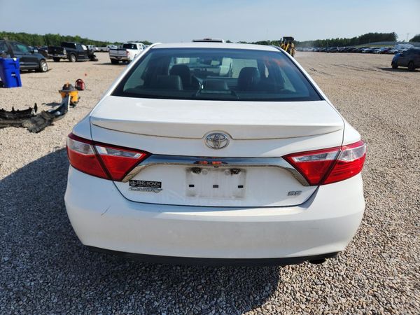 2016 TOYOTA CAMRY