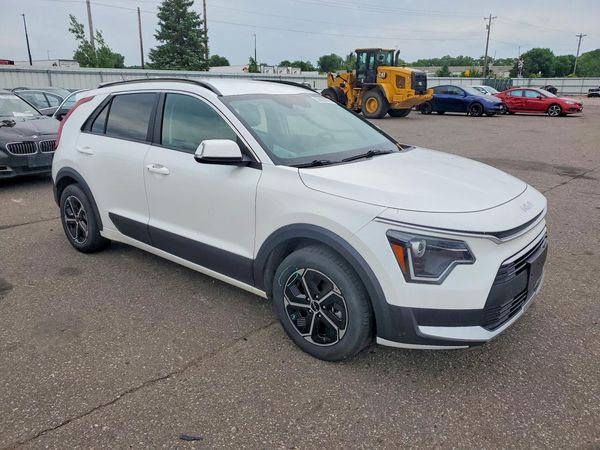 2024 KIA NIRO EX