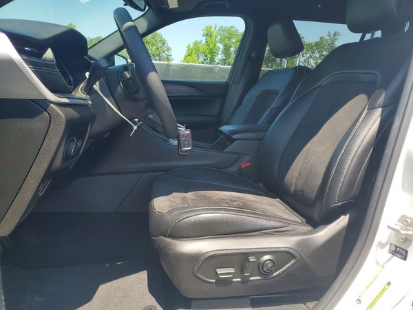 2023 JEEP GRAND CHEROKEE L LAREDO 4X4