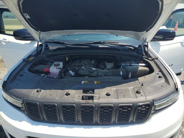 2023 JEEP GRAND CHEROKEE L LAREDO 4X4