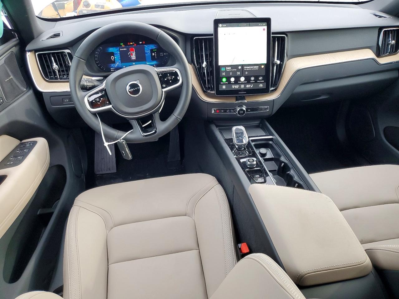 2026 VOLVO XC60 Plus Dark