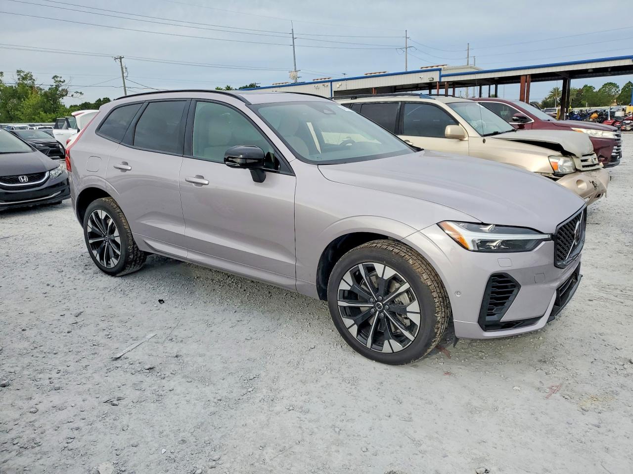 2026 VOLVO XC60 Plus Dark