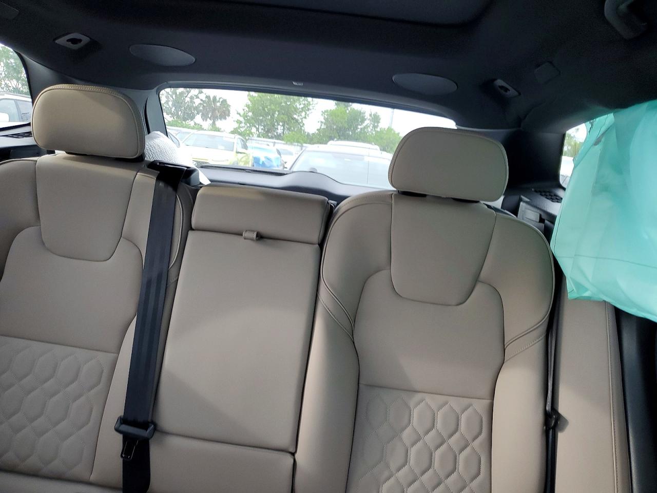 2026 VOLVO XC60 Plus Dark