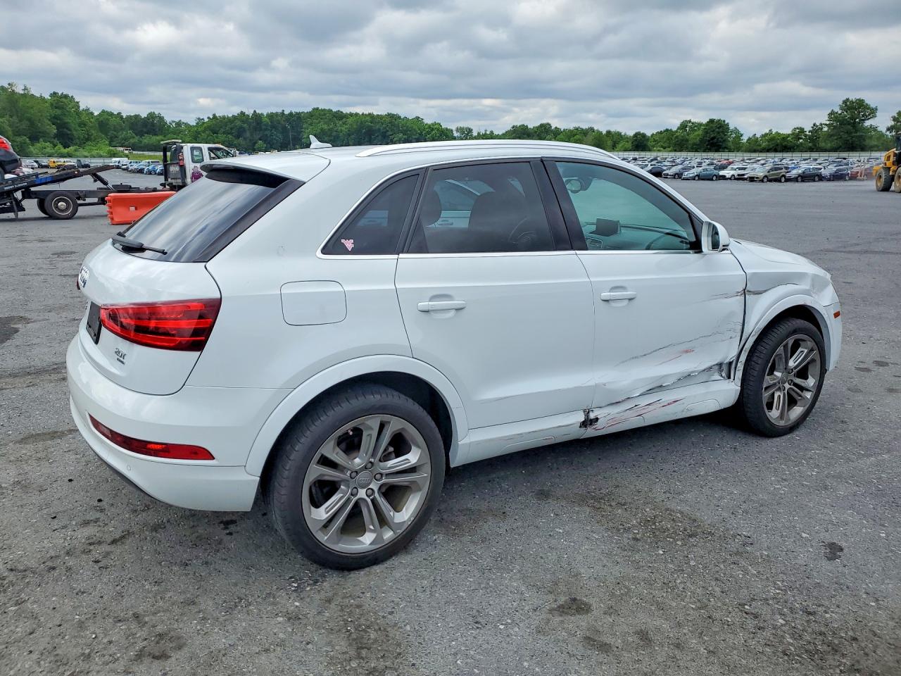 2015 AUDI Q3 quattro Premium Plus