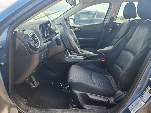 2015 MAZDA 3 Touring/GS