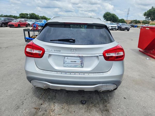 2018 MERCEDES-BENZ GLA GLA250