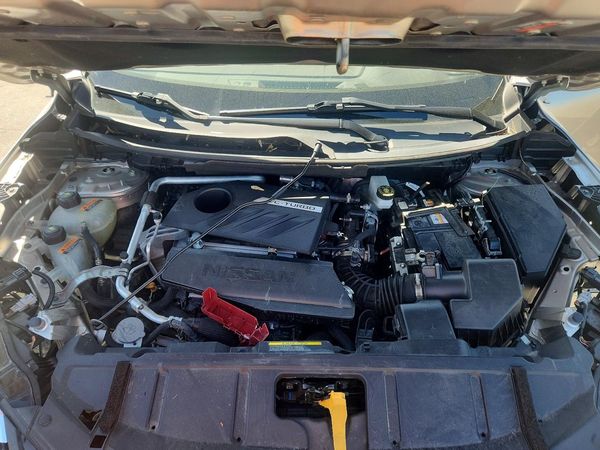 2023 NISSAN ROGUE SL — Engine bay