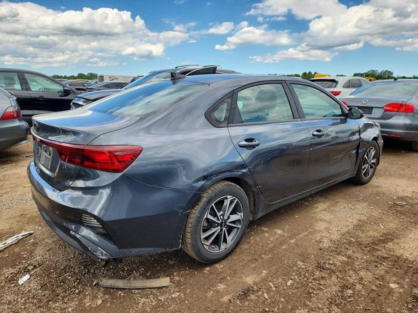 2022 KIA FORTE FE, LXS