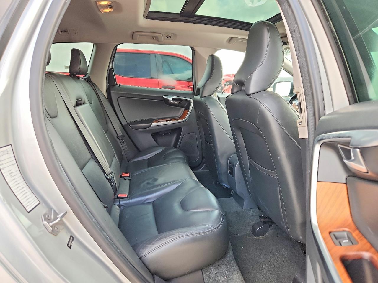 2017 VOLVO XC60 Inscription
