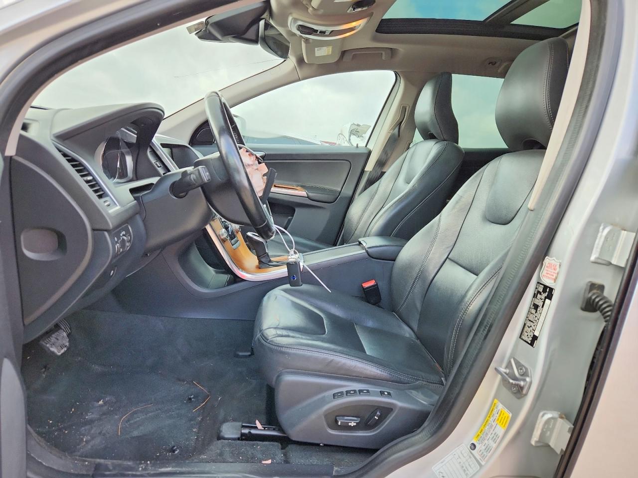 2017 VOLVO XC60 Inscription