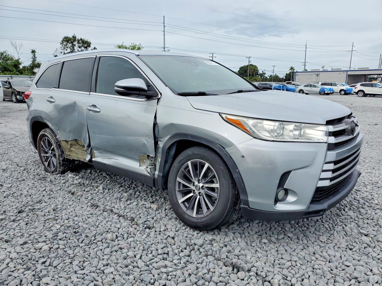 2019 TOYOTA HIGHLANDER SE/XLE