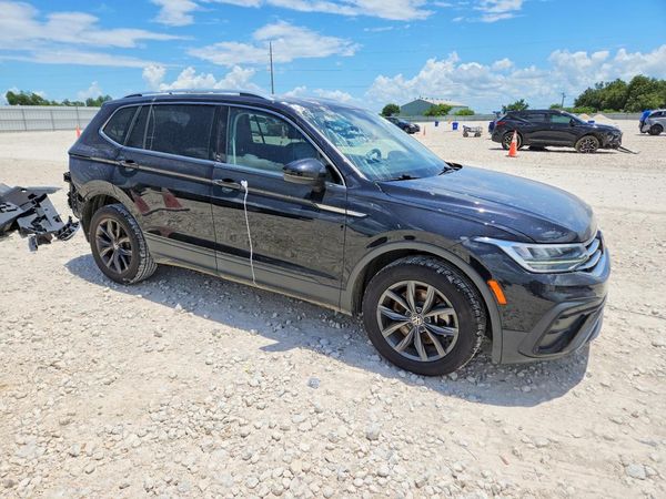 2022 VOLKSWAGEN TIGUAN SE