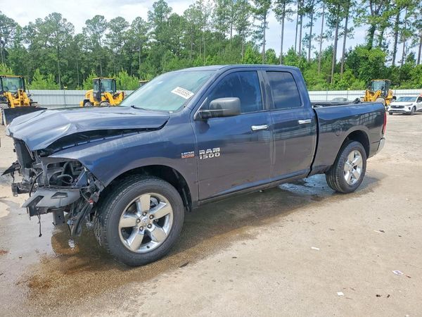 2015 RAM 1500 SLT