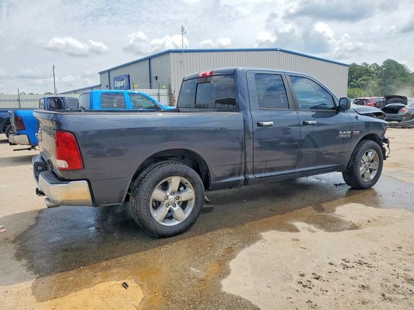 2015 RAM 1500 SLT