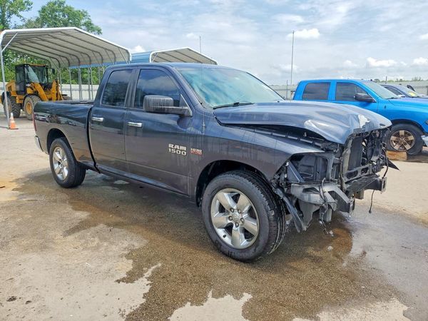 2015 RAM 1500 SLT