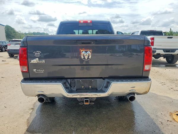 2015 RAM 1500 SLT