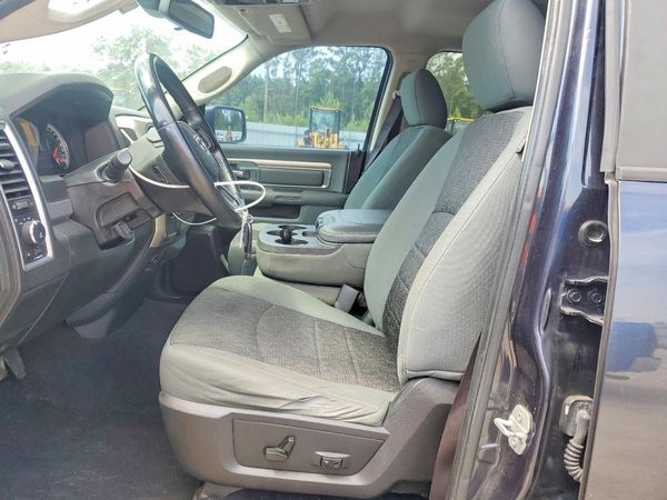 2015 RAM 1500 SLT
