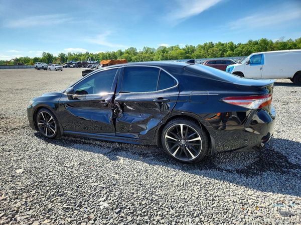 2018 TOYOTA CAMRY