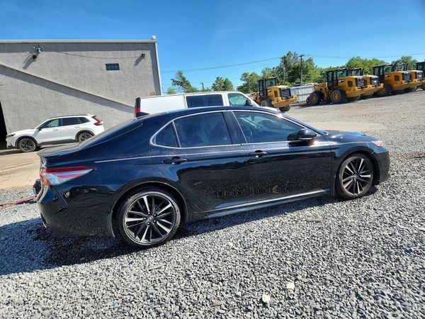 2018 TOYOTA CAMRY