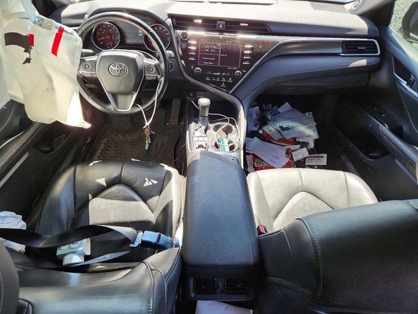 2018 TOYOTA CAMRY