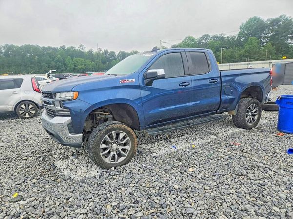 2019 CHEVROLET SILVERADO LT — Front 3/4