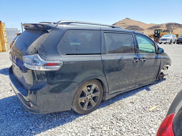 2017 TOYOTA SIENNA SE/SE Premium — PSRA