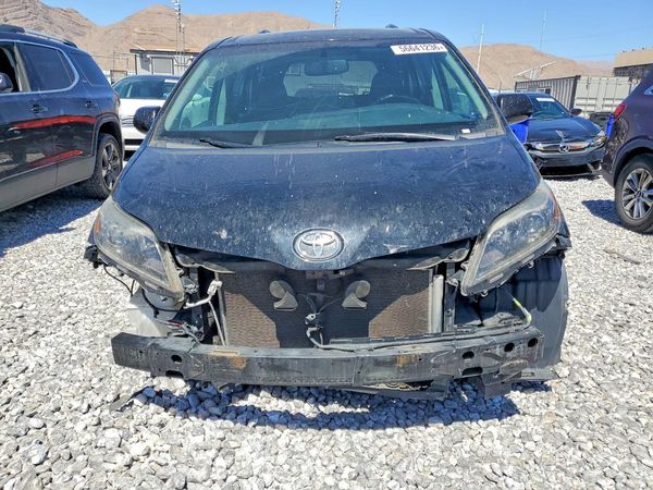2017 TOYOTA SIENNA SE/SE Premium — DIRF