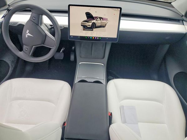 2025 TESLA MODEL Y