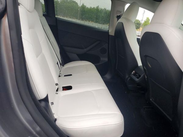 2025 TESLA MODEL Y