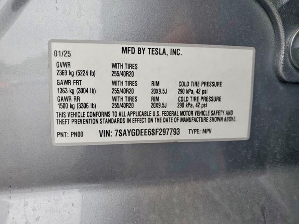 2025 TESLA MODEL Y