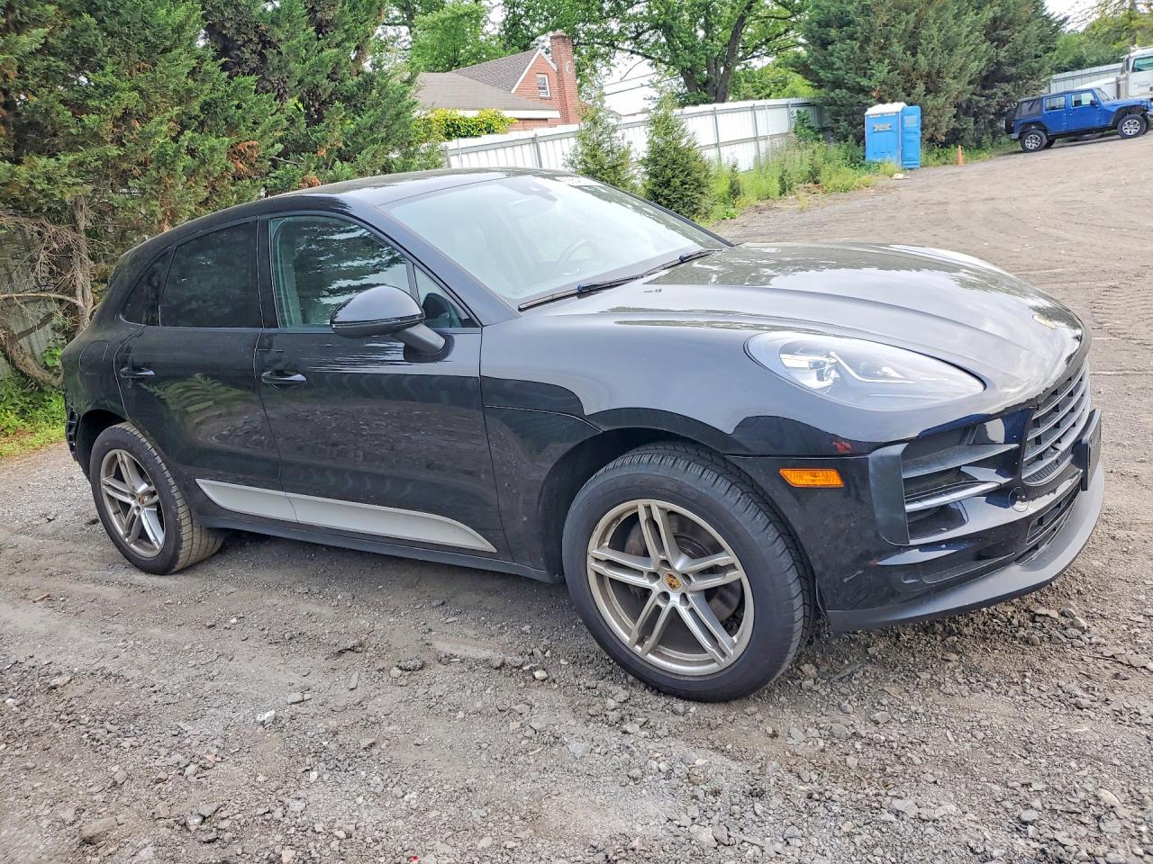 2020 PORSCHE MACAN