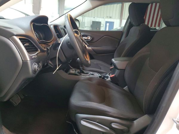 2019 JEEP CHEROKEE LATITUDE FWD