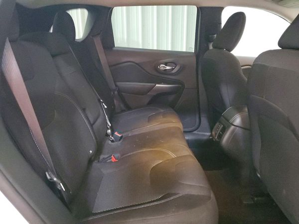 2019 JEEP CHEROKEE LATITUDE FWD