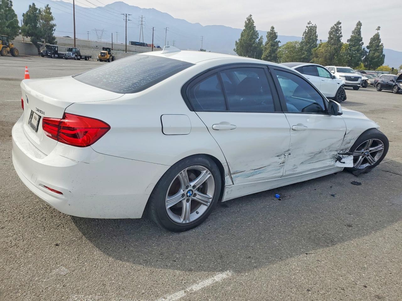 2018 BMW 320