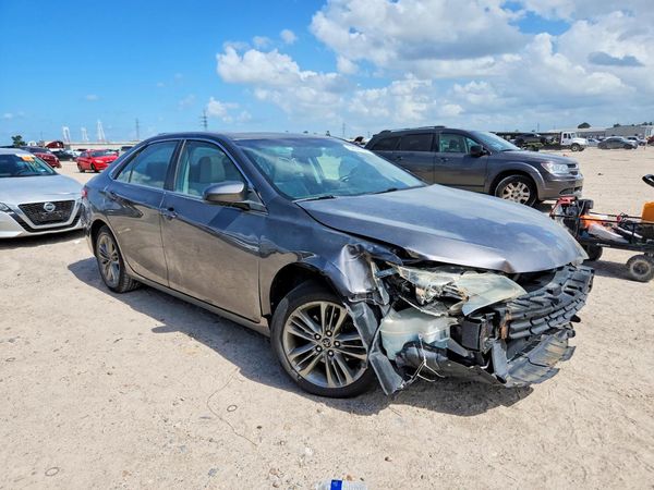 2016 TOYOTA CAMRY
