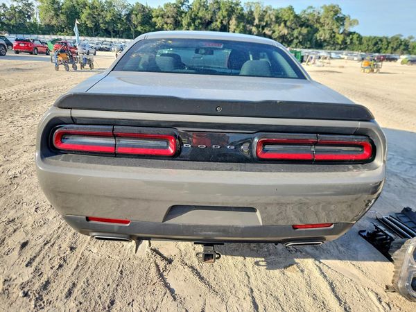 2017 DODGE CHALLENGER SXT