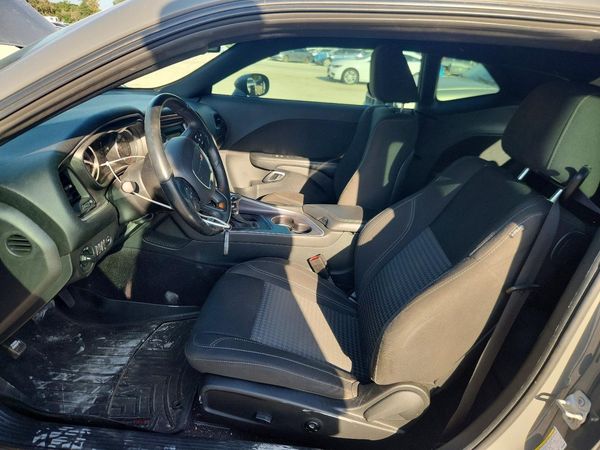 2017 DODGE CHALLENGER SXT