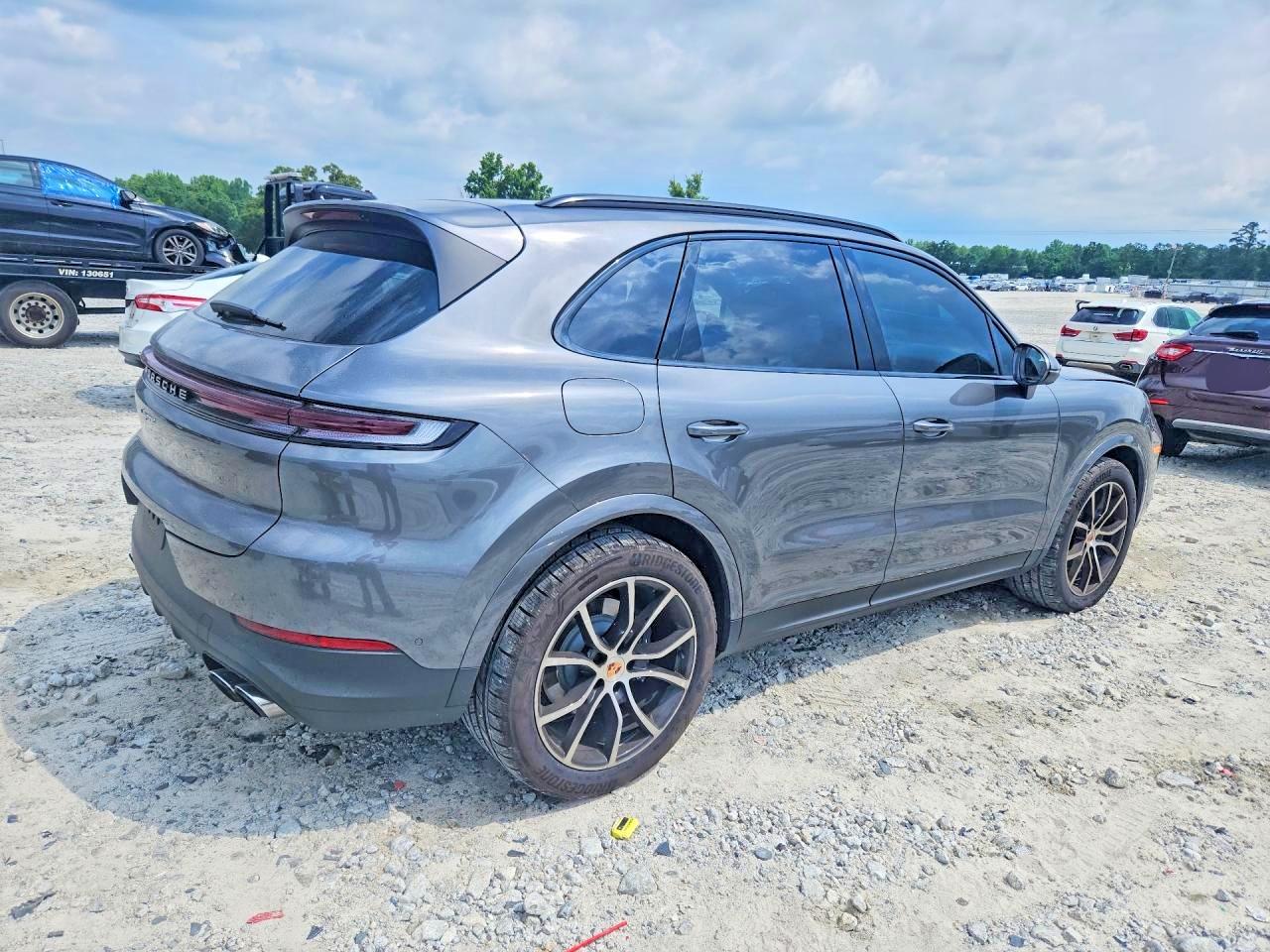 2026 PORSCHE CAYENNE