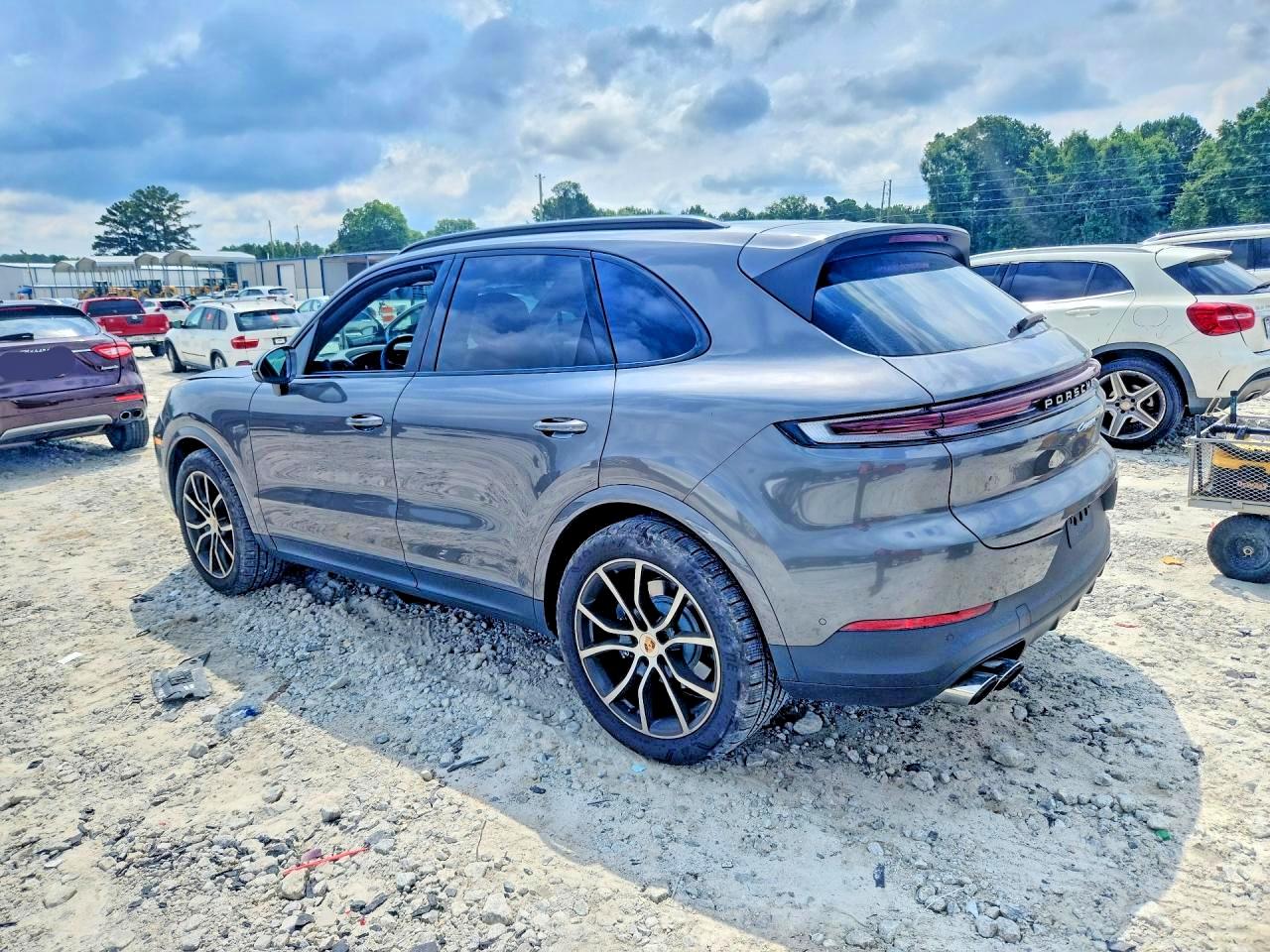 2026 PORSCHE CAYENNE